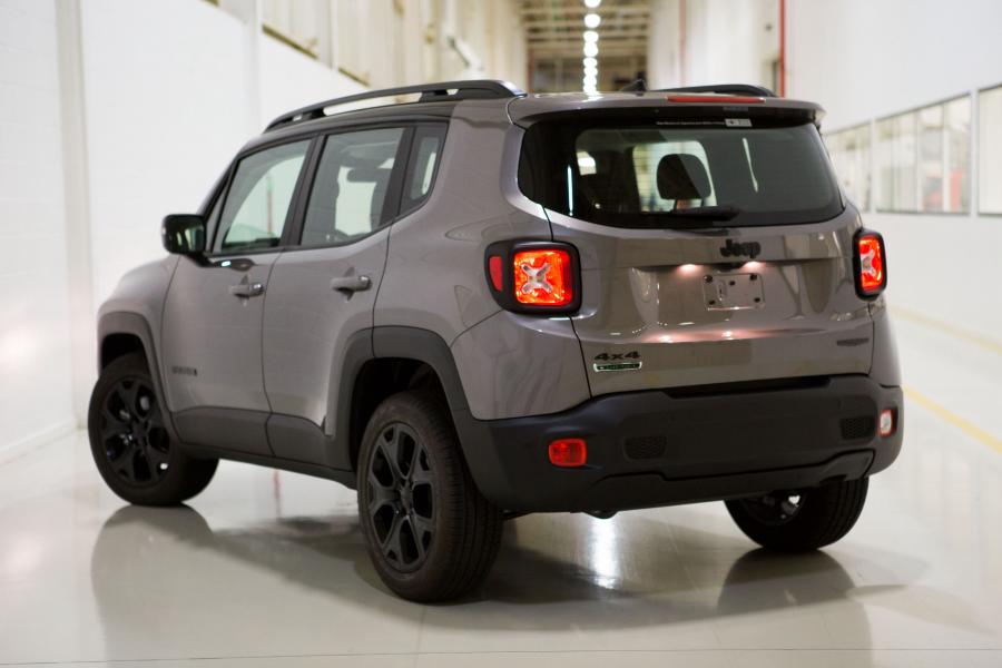 Jeep Renegade Night Eagle (BU) 2017 года  (LA) (фото 3 из 17)